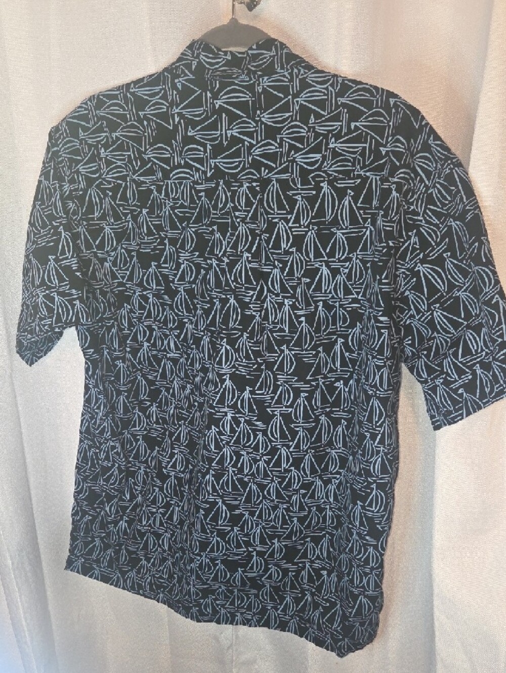 Cooke Street Hawaiian Island-Navy Sailboat Print Short-Sleeve Shirt- Large - Picture 5 of 5